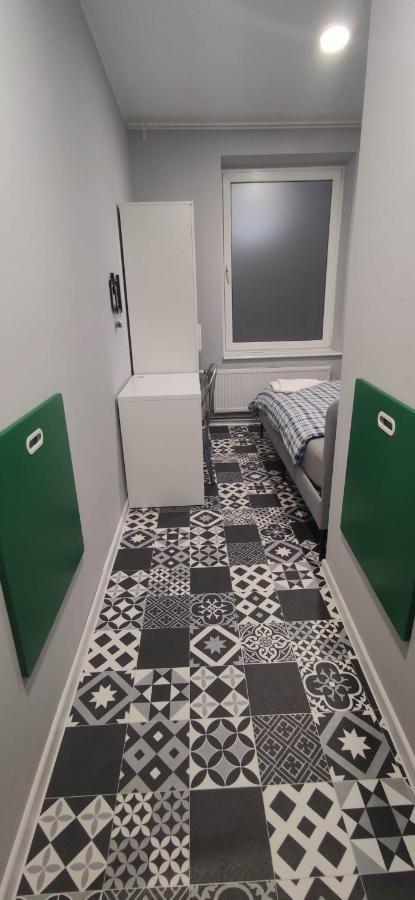 Grey Z Lazienka , Darmowy Parking, Zameldowanie Bezobslugowe Hostel *