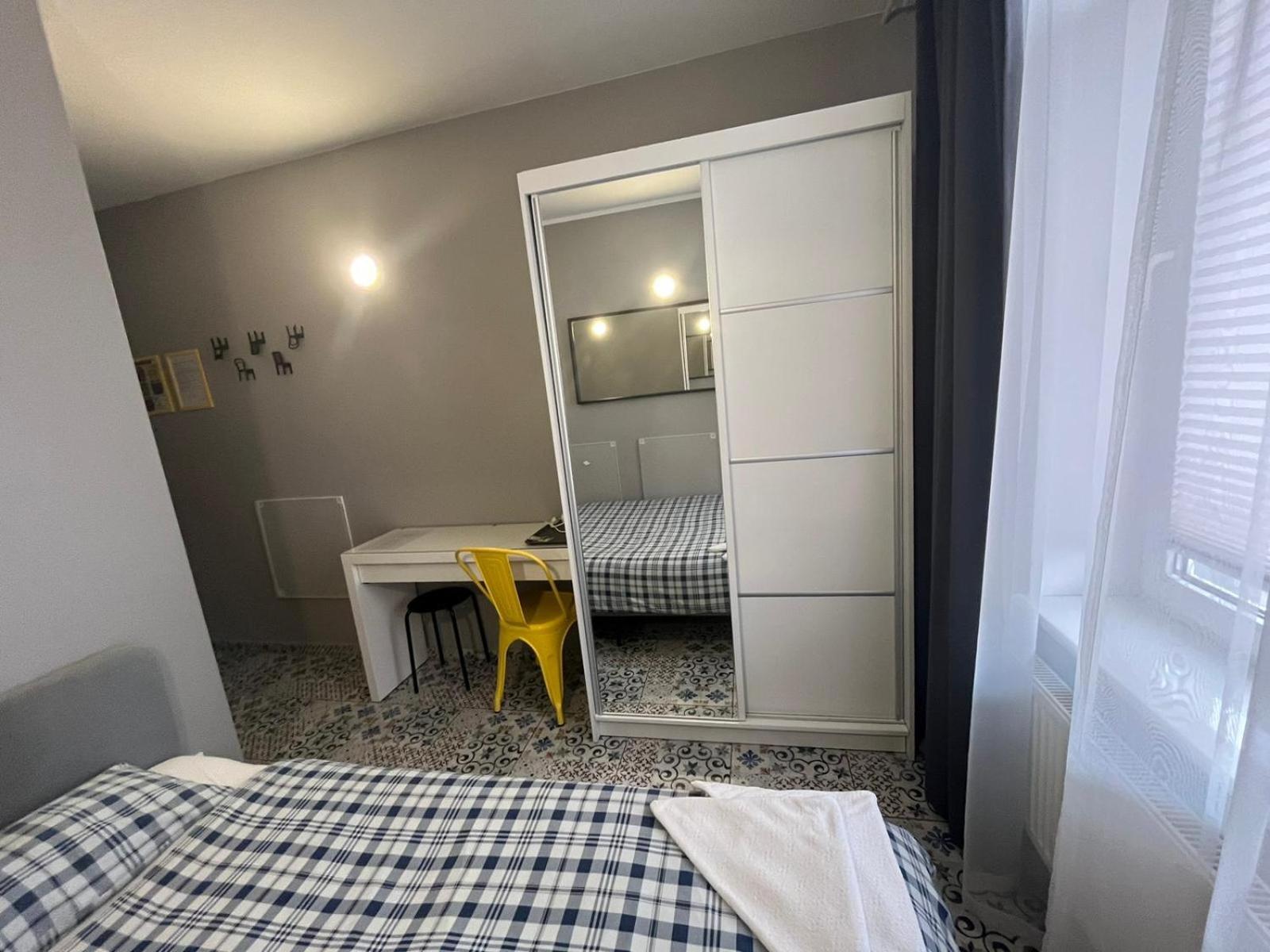 Grey Z Lazienka , Darmowy Parking, Zameldowanie Bezobslugowe Hostel Poznaň