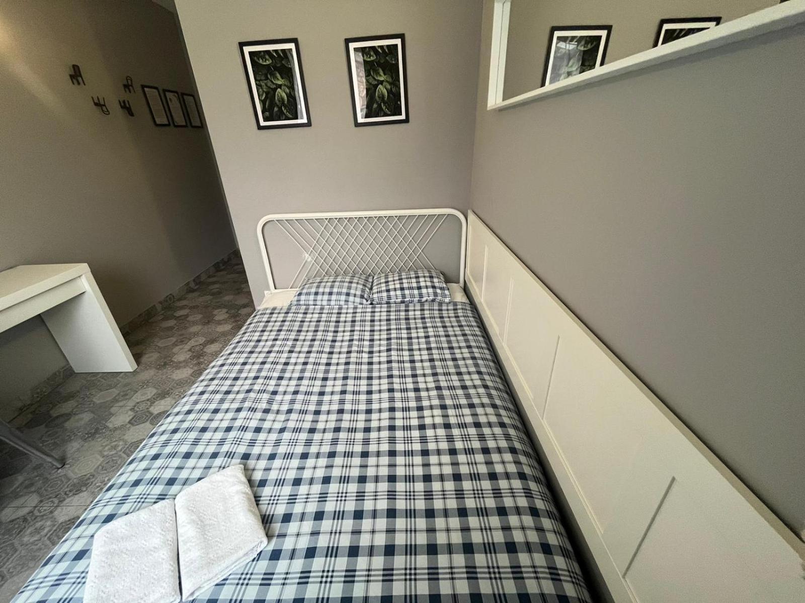Grey Z Lazienka , Darmowy Parking, Zameldowanie Bezobslugowe Hostel *